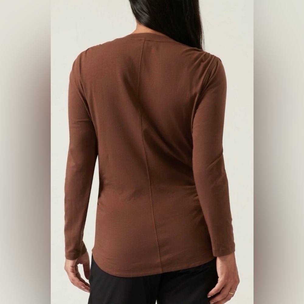 Athleta Outbound Chocolate Brown V-Neck Long Sleeve Ruched Tee, Athleisure, XS - Picture 4 of 16